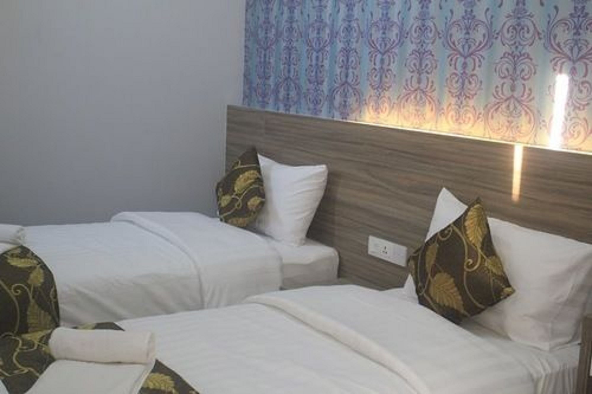 D'Metro Hotel Shah Alam Exteriör bild