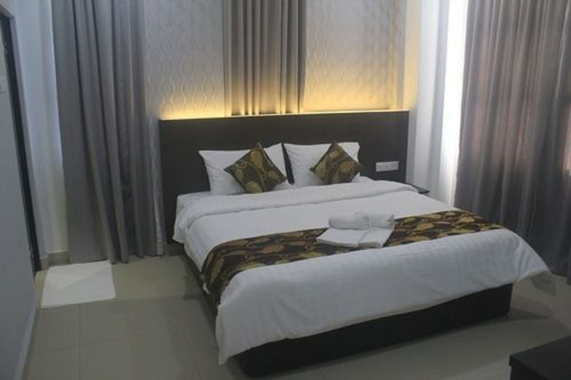 D'Metro Hotel Shah Alam Exteriör bild
