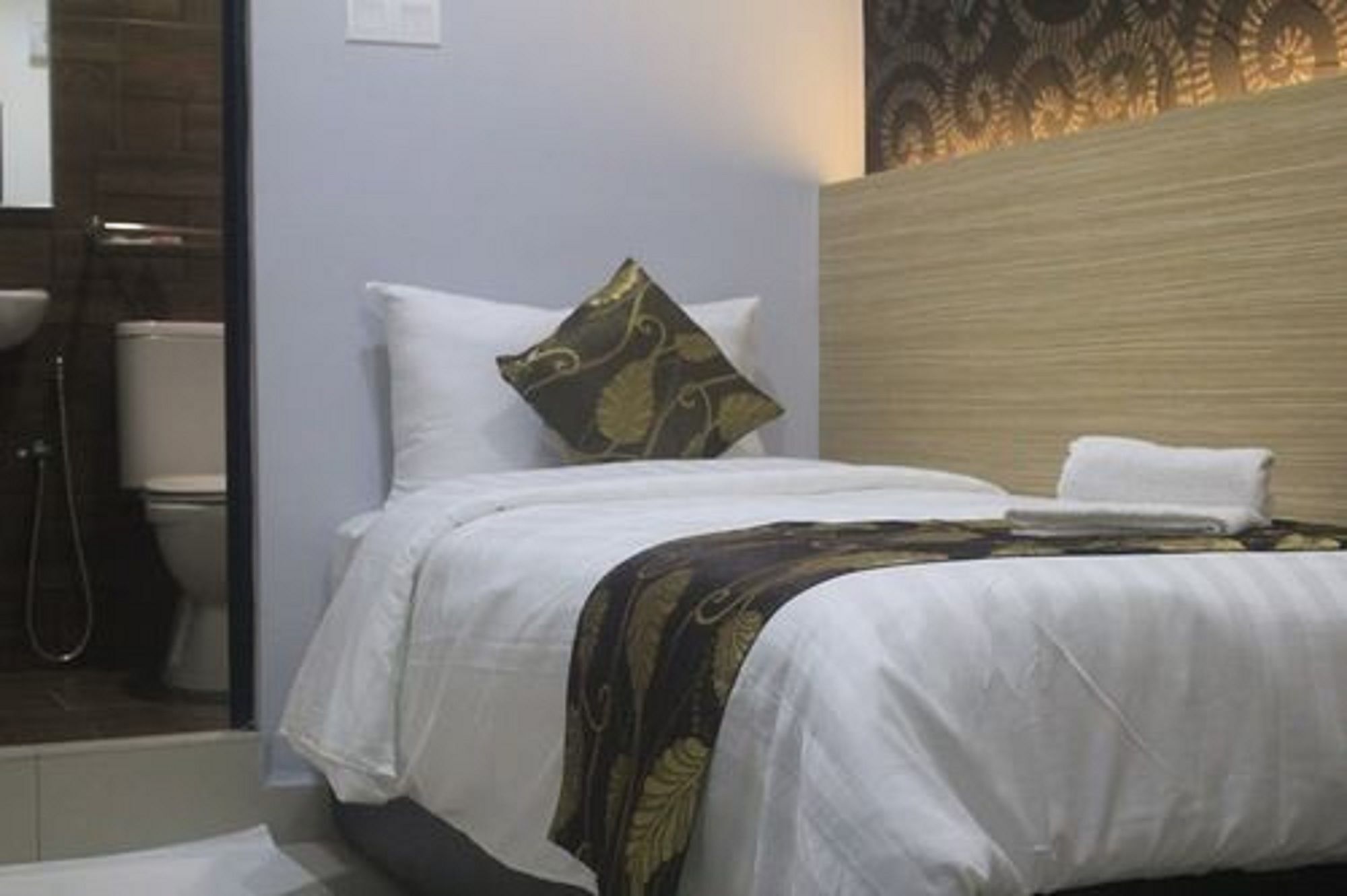 D'Metro Hotel Shah Alam Exteriör bild