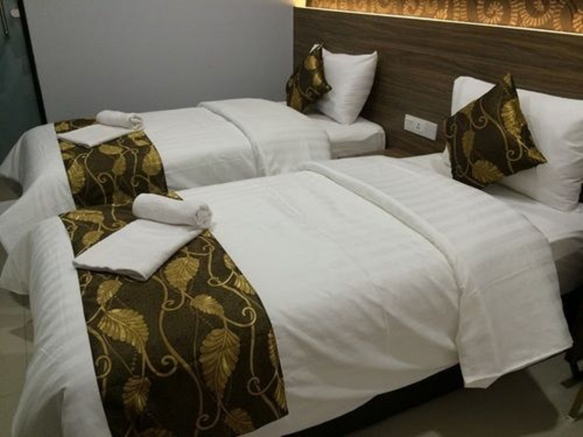 D'Metro Hotel Shah Alam Exteriör bild