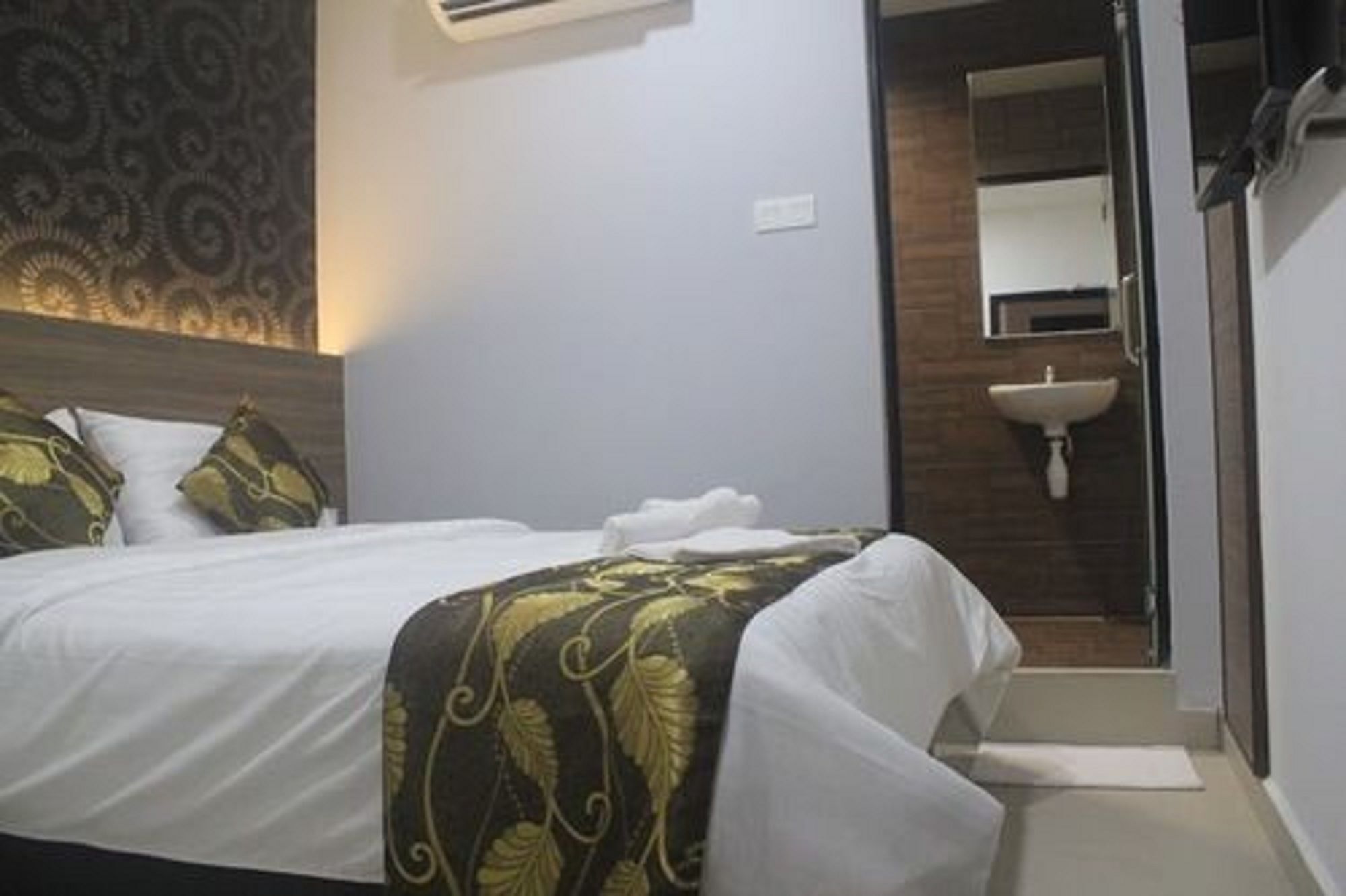 D'Metro Hotel Shah Alam Exteriör bild