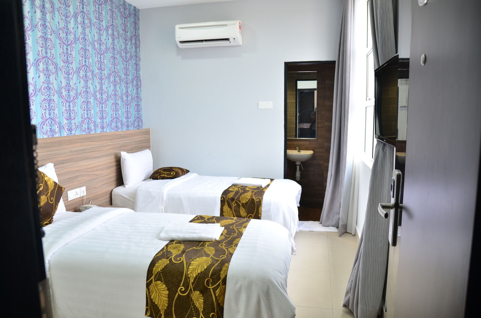 D'Metro Hotel Shah Alam Exteriör bild